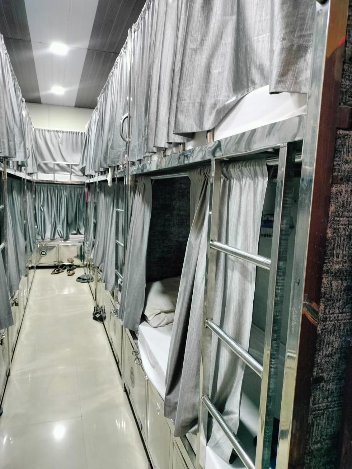 Star Dormitory Mumbai Bagian luar foto