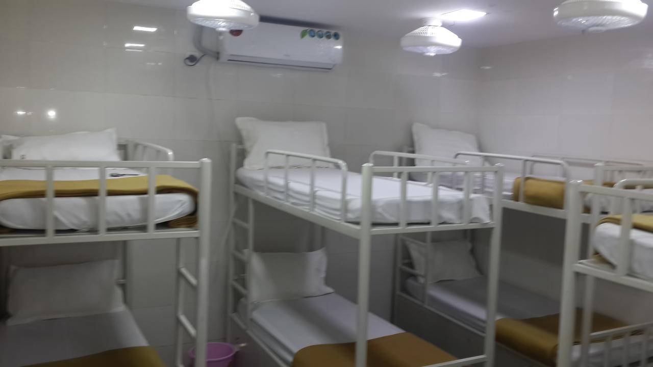 Star Dormitory Mumbai Bagian luar foto