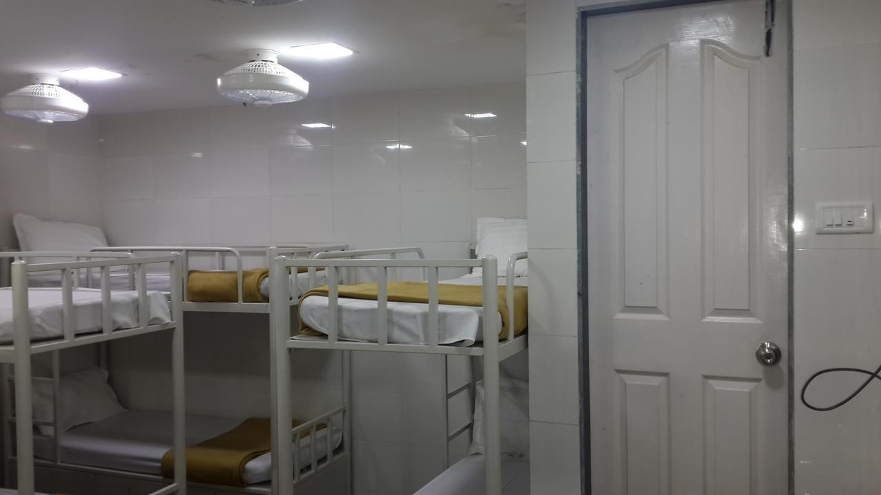 Star Dormitory Mumbai Bagian luar foto