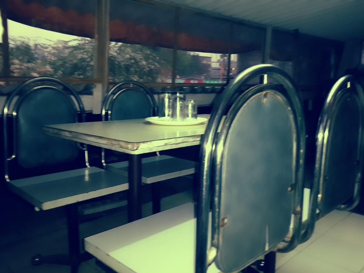 Star Dormitory Mumbai Bagian luar foto