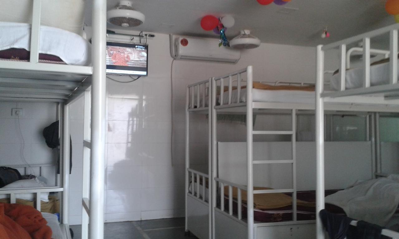 Star Dormitory Mumbai Bagian luar foto