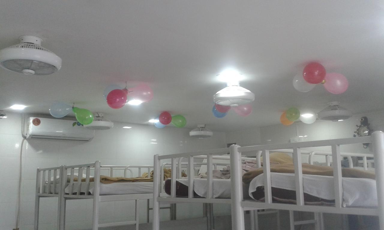 Star Dormitory Mumbai Bagian luar foto
