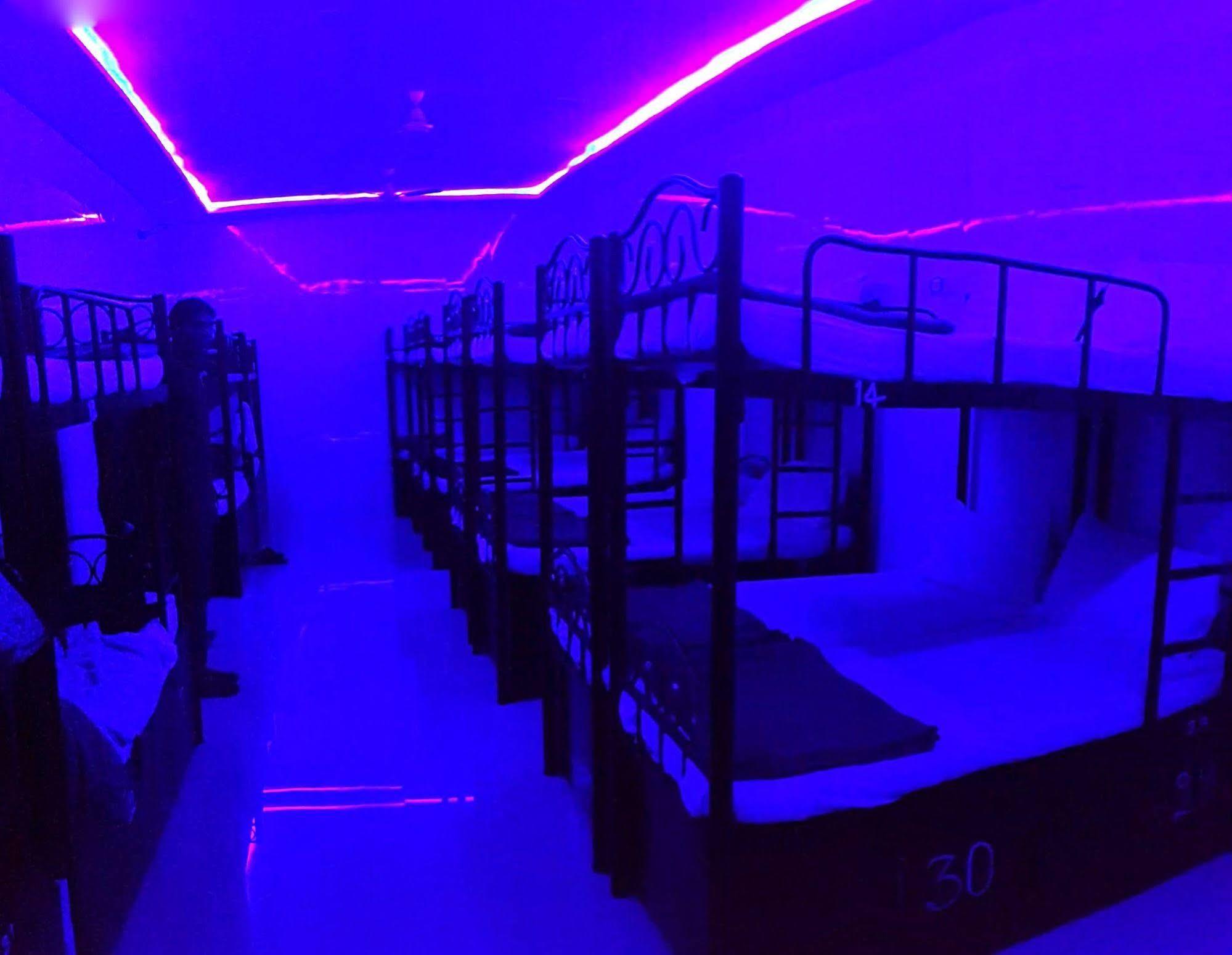 Star Dormitory Mumbai Bagian luar foto