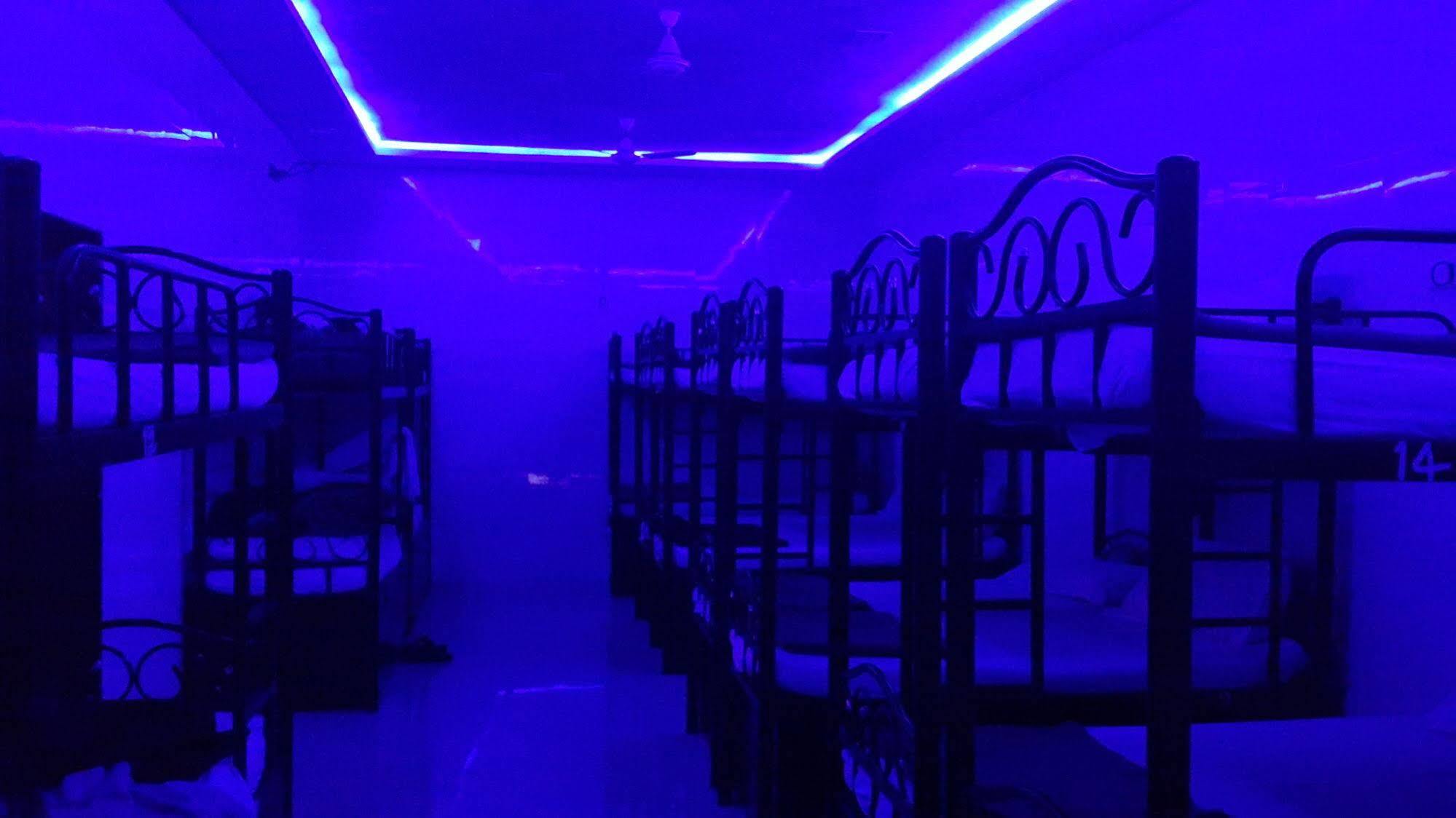 Star Dormitory Mumbai Bagian luar foto