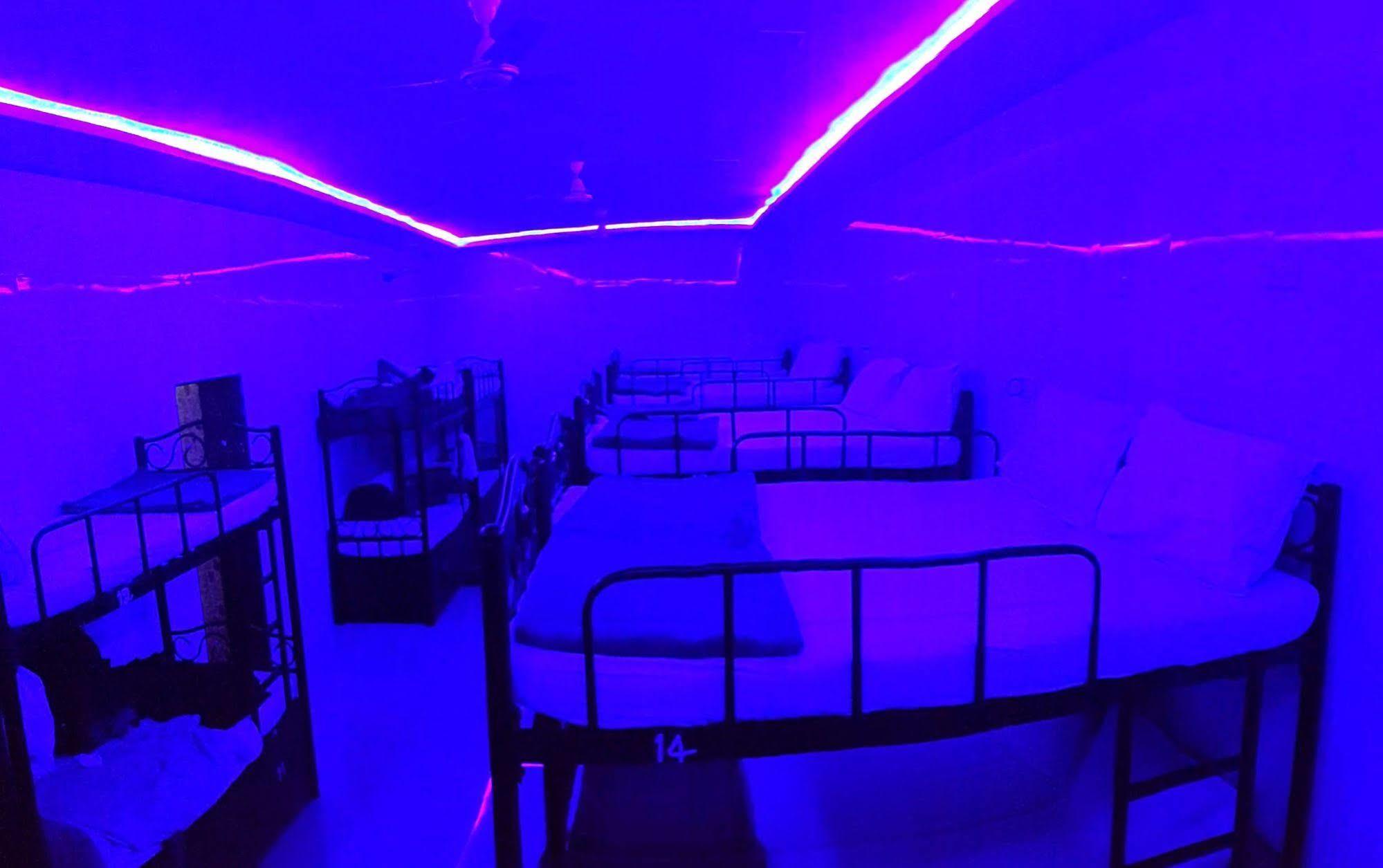 Star Dormitory Mumbai Bagian luar foto