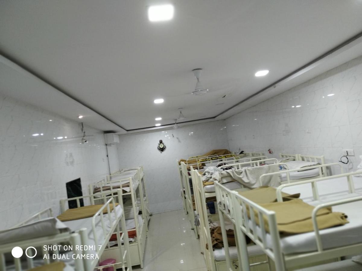 Star Dormitory Mumbai Bagian luar foto