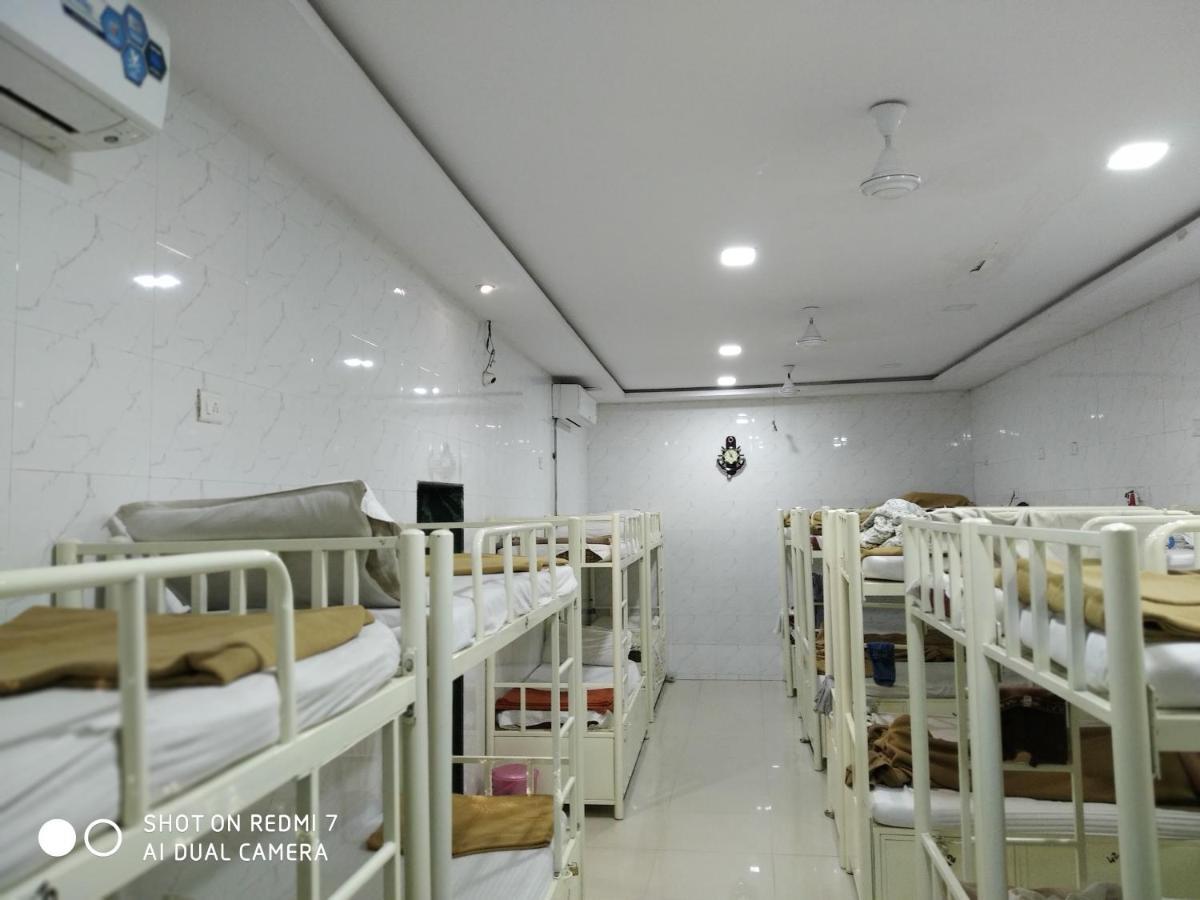 Star Dormitory Mumbai Bagian luar foto