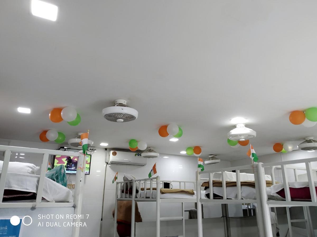 Star Dormitory Mumbai Bagian luar foto