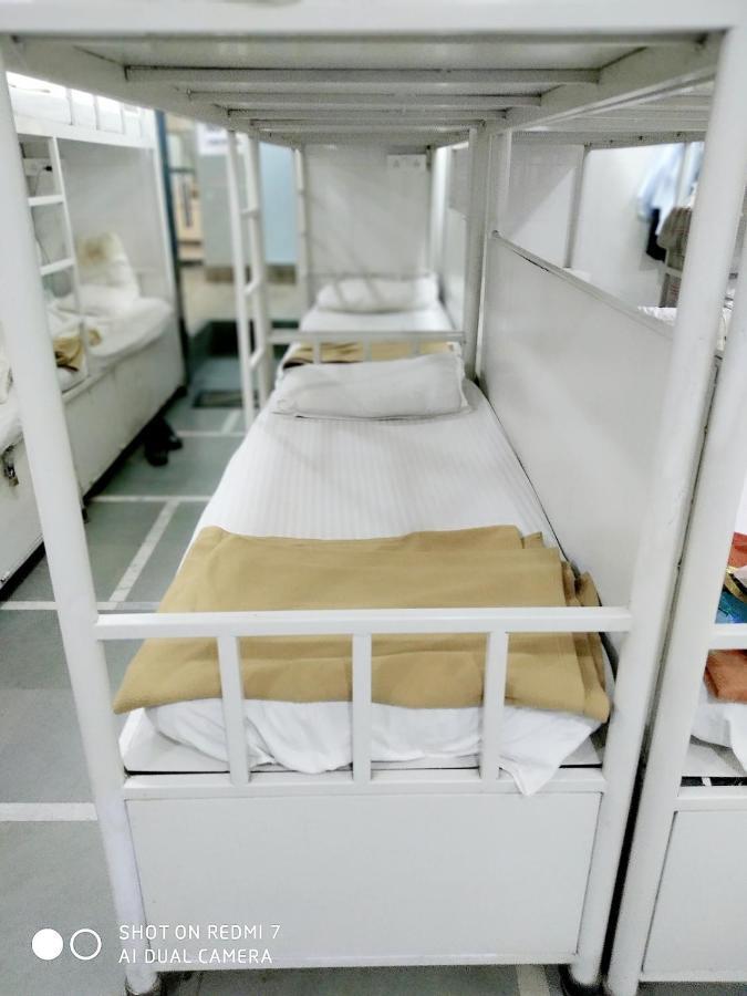 Star Dormitory Mumbai Bagian luar foto