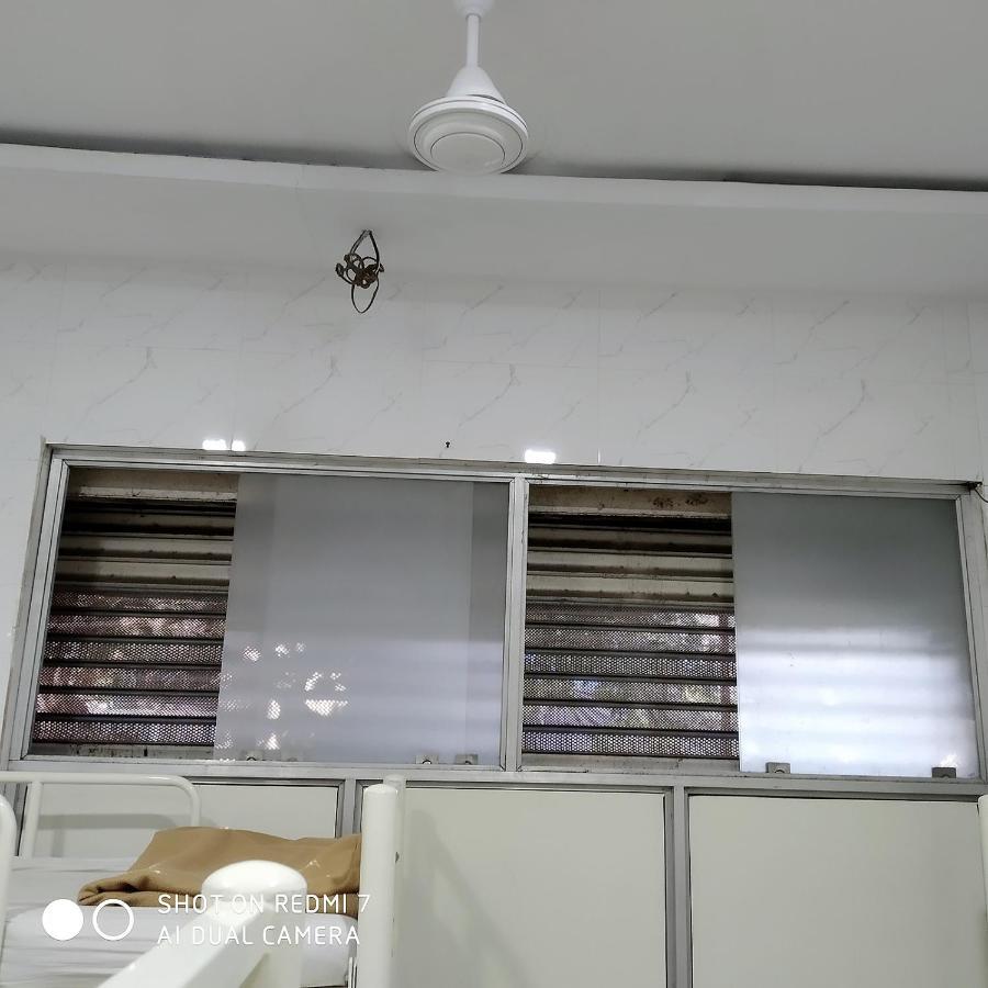 Star Dormitory Mumbai Bagian luar foto